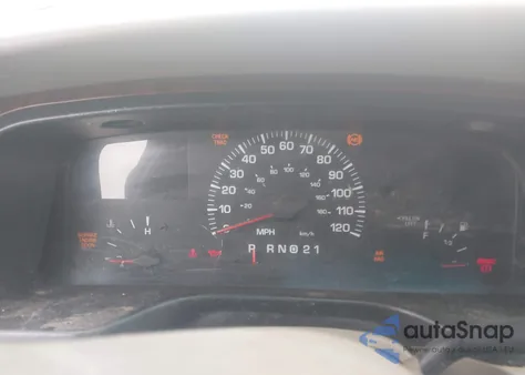 2000 Lincoln Town Car Cartier z USA, uszkodzony, nr VIN 1LNHM83WXYY815787